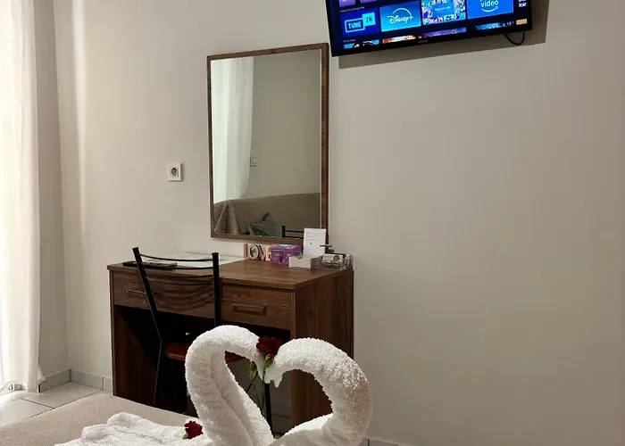 Lynne's Harmony Chania Ханья