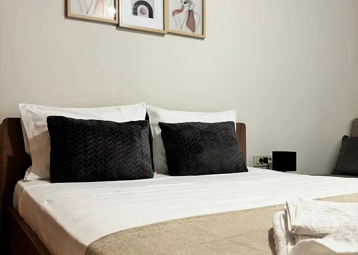 Lynne's Harmony Chania